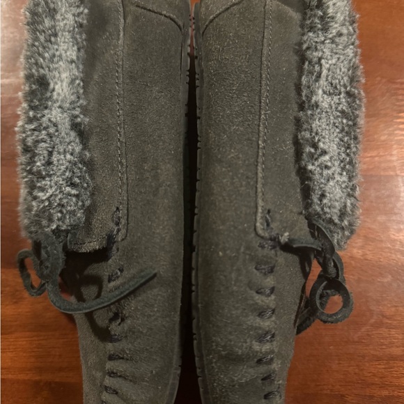 Minnetonka Womens Cabin Bootie Charcoal Grey Size 5 NWOB - Picture 6 of 9